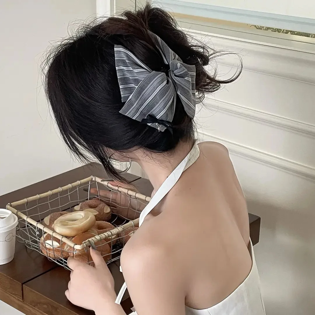 

1pc Korean striped bow triangle grab clip, women's large hair volume shark clip back of head updo hair accessory headdress