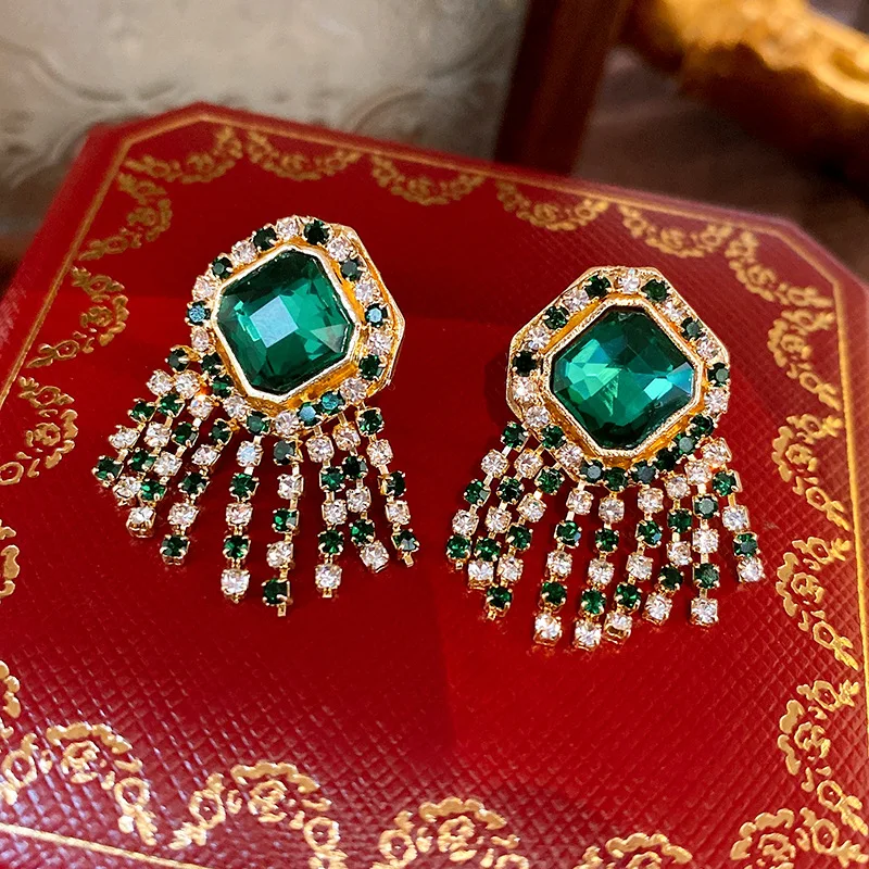 Vintage Geometric Delicate Rhinestone Stud Earrings for Women Emerald Crystal Tassel Earrings Luxury Designer Wedding Jewelry N1 image 5