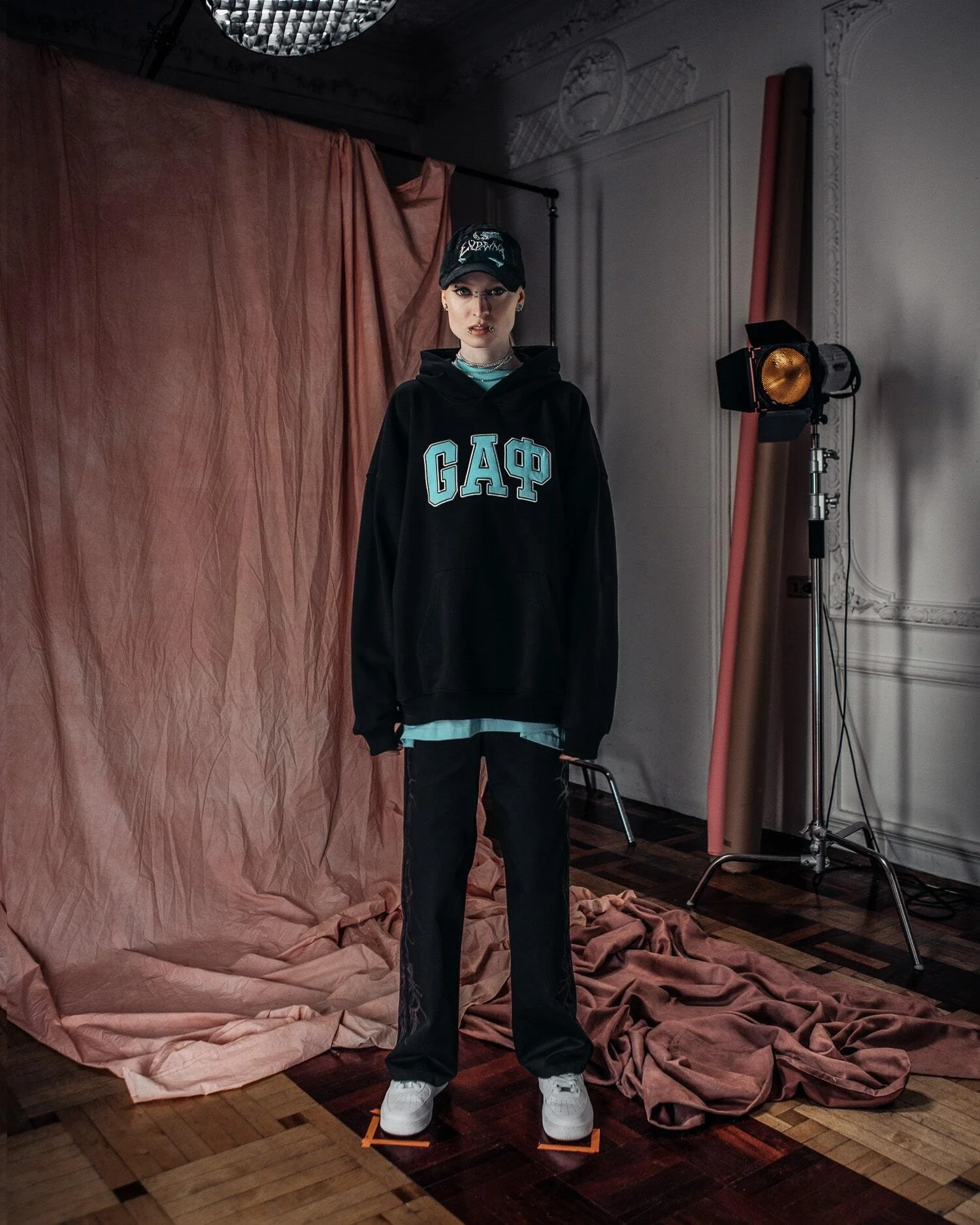 Y2k القوطية الشرير الأسود GAF المطرزة كنزة قطيفة الرجال والنساء موضة Harajuku ريترو المتضخم كم طويل بلايز