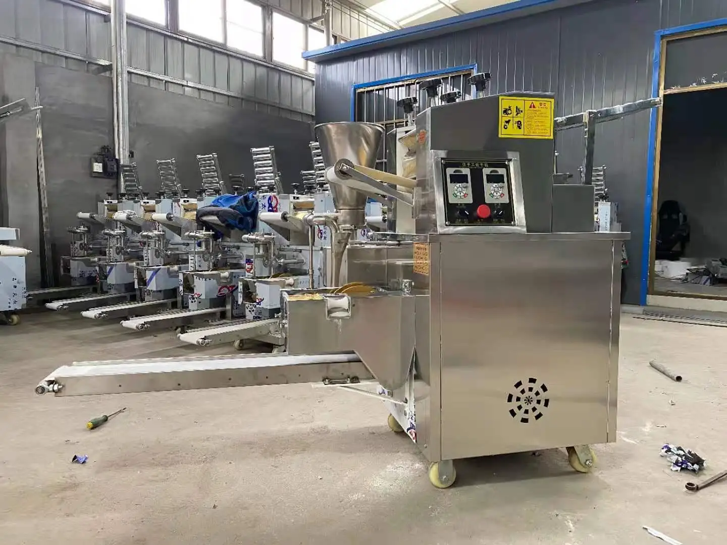 آلة صنع الزلابية والتمااليز الأوتوماتيكية التجارية صانع Jiaozi مع مكون المحرك الأساسي