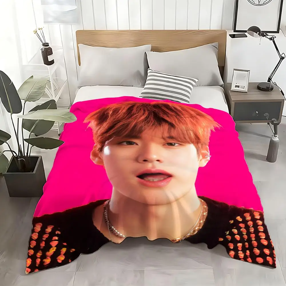 

Модный плед RIIZE K-Pop Boy Group: уютный, мягкий, фланелевый, легкий, приятный для кожи, для дивана, кровати, офиса и путешествий