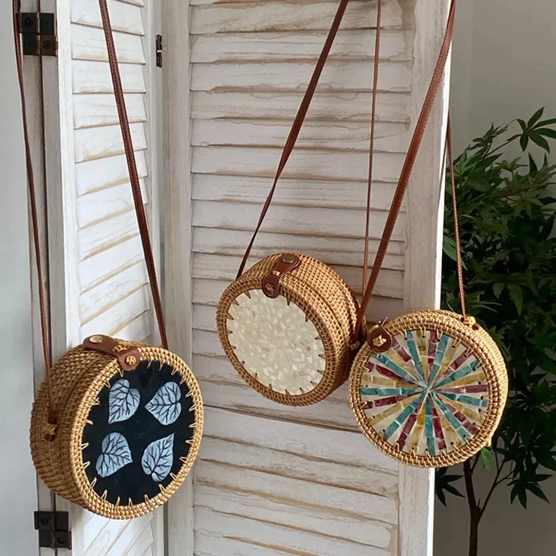 

Богемная женская сумка через плечо из ракушки из ротанга ручной работы с инкрустацией круглым тканым летним дорожным кошельком на плечо