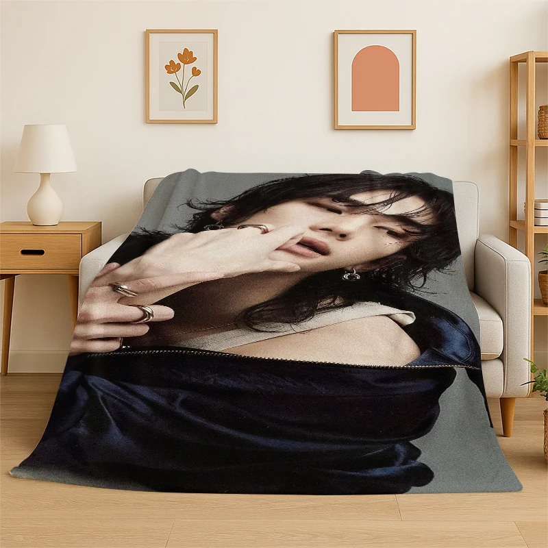 

Фланелевое одеяло Kpop Hyunjin Stray Kids: Мягкое и теплое покрывало для спальни, гостиной, путешествий, кемпинга, пикника, подарок