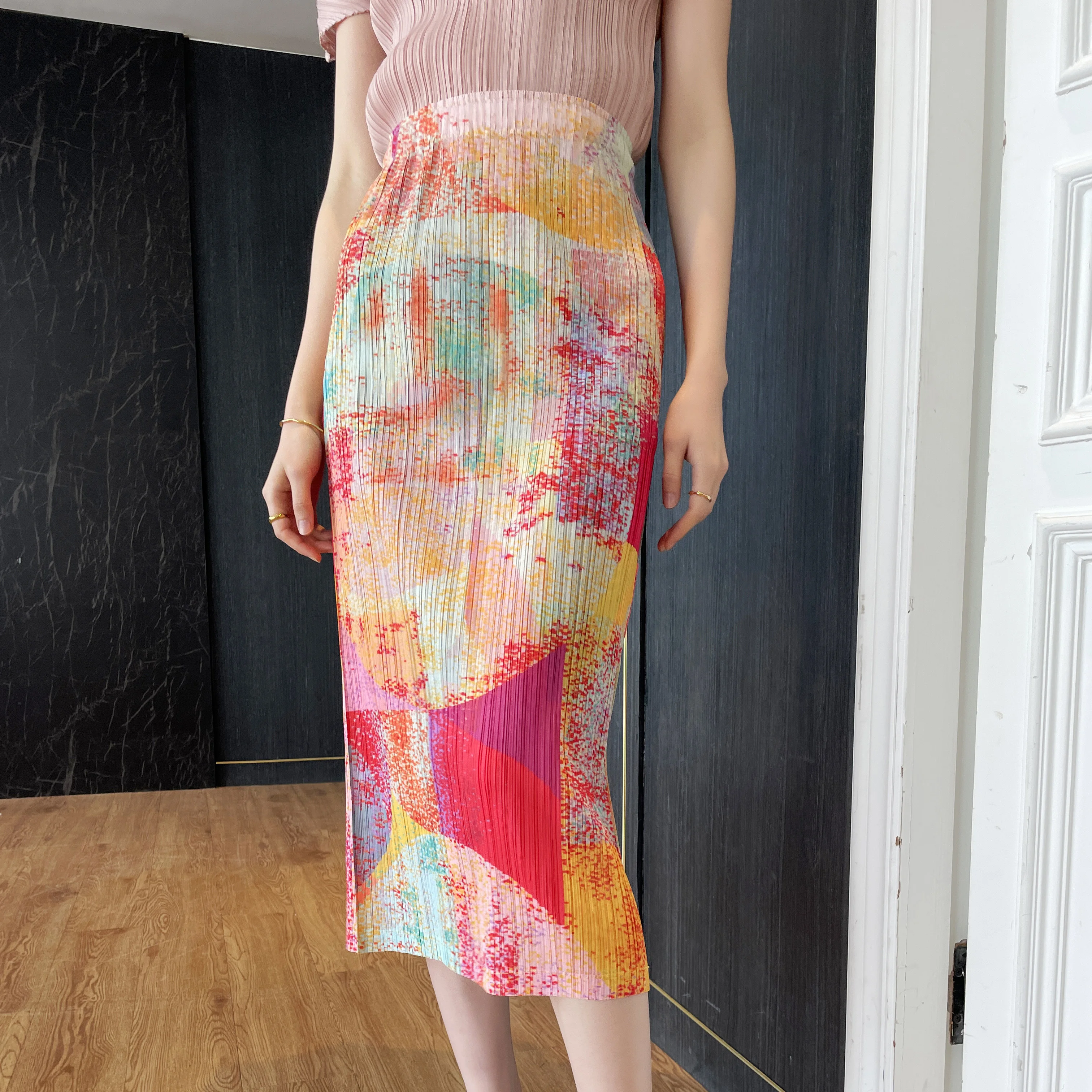 

Shop quality 2022 Summer Miyake pleated temperament commuting slimming mid length slit print dress