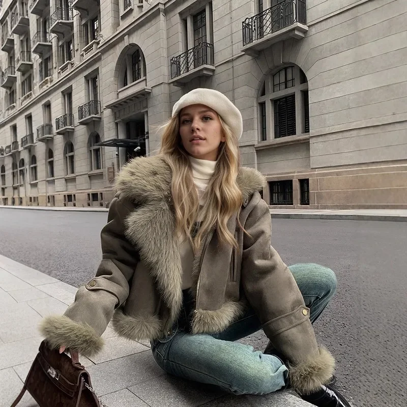 

Korean Edition Women Jacket 2025 Winter Fashion Short Coat Casual Outerwear Popular Fur and Velvet Integrated Design