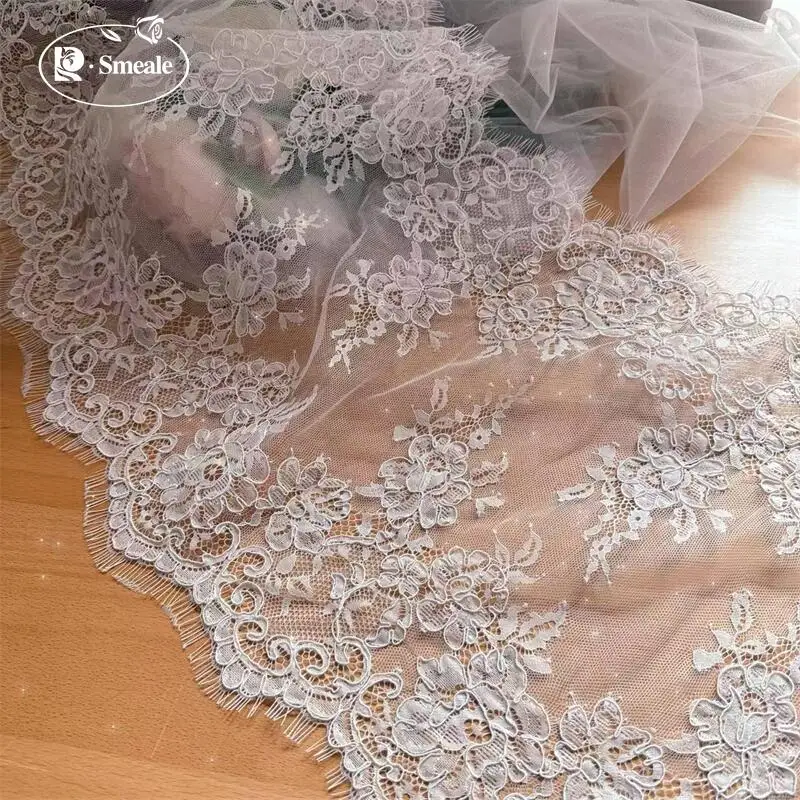 3MX38CM, Schwarz-Weißer Wimpernspitzenbesatz für Hochzeitskleider, Romantische Blumen, DIY-Nähzubehör. Kordelbestickter Spitzenstoff. – Detail 2