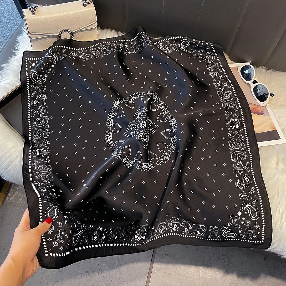 وشاح مربع فاخر للنساء أنيق السيدات الحجاب ريترو طباعة منديل عصابات الصيف لينة وصمة عار فو الأوشحة الحريرية شال #6