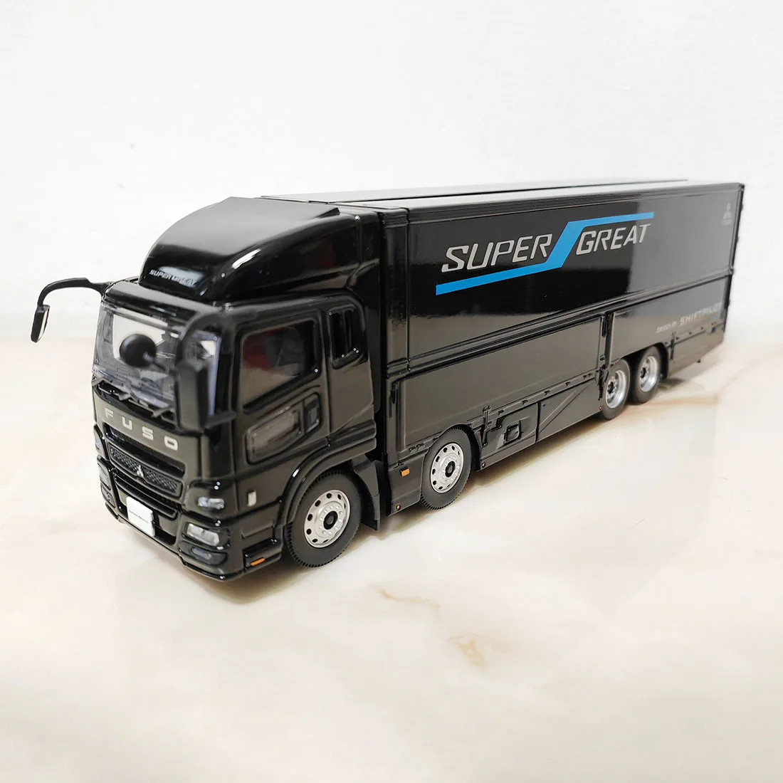 Diecast 1:43 Skala Mitsubishi FUSO SUPERGREAT Truk Kontainer Paduan Model Mobil Koleksi Mainan Hadiah Souvenir Tampilan Ornamen