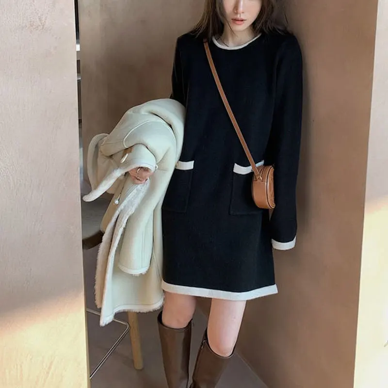 

Commute O-Neck Basic Dresses Female Clothing Contrasting Colors Spliced Autumn Winter Chic Pockets Knitted Straight Midi Dress