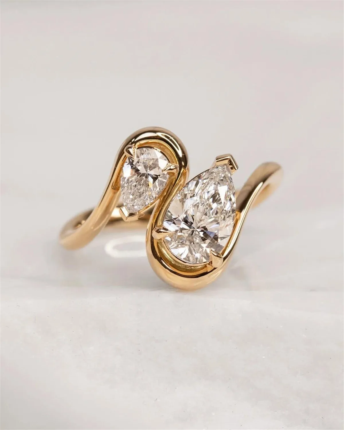 

14K Solid Gold S-Shaped Double Stone Diamond Ring, Lab-Grown Diamond IGI 1CT Pear-Shaped Double Diamond Engagement Ring for Wome