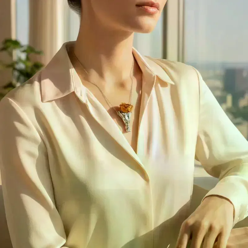 Silver Tone Dried Rose Bouquet Pendant Necklace Unique Creative Design For Daily Wear Dating Romantic Gifts For Women
