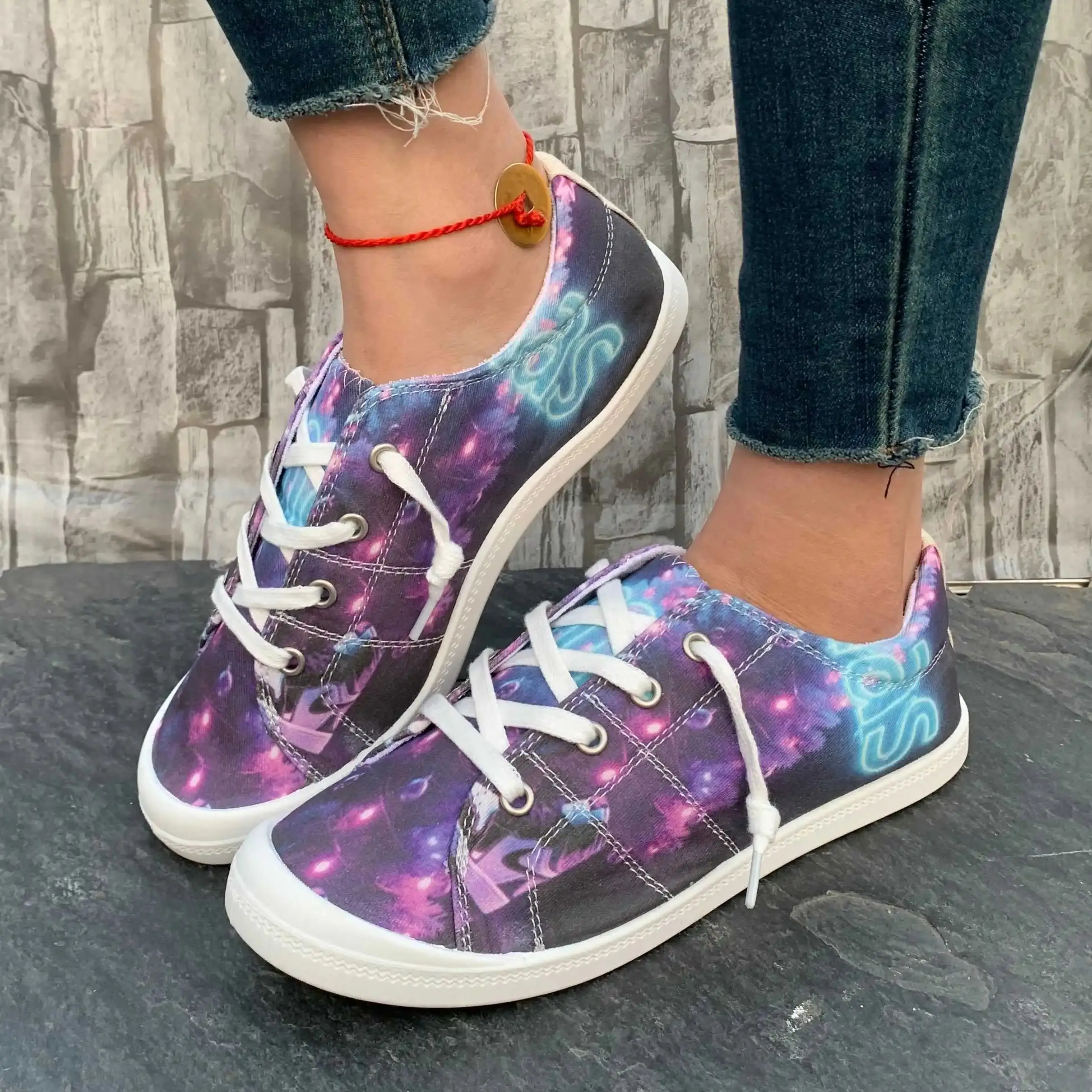 

Women's Casual Sneakers, Slip-On Comfortable Low-Cut Soft-Soled Breathable Large-Size Women's Walking Shoes, Fashionable Gift.