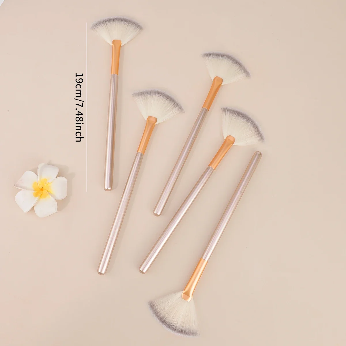 Nuevos cepillos faciales prácticos, brochas de maquillaje con ventilador, brochas suaves y portátiles para máscara, herramientas cosméticas para mujeres y niñas, abalorio de uñas Beaut