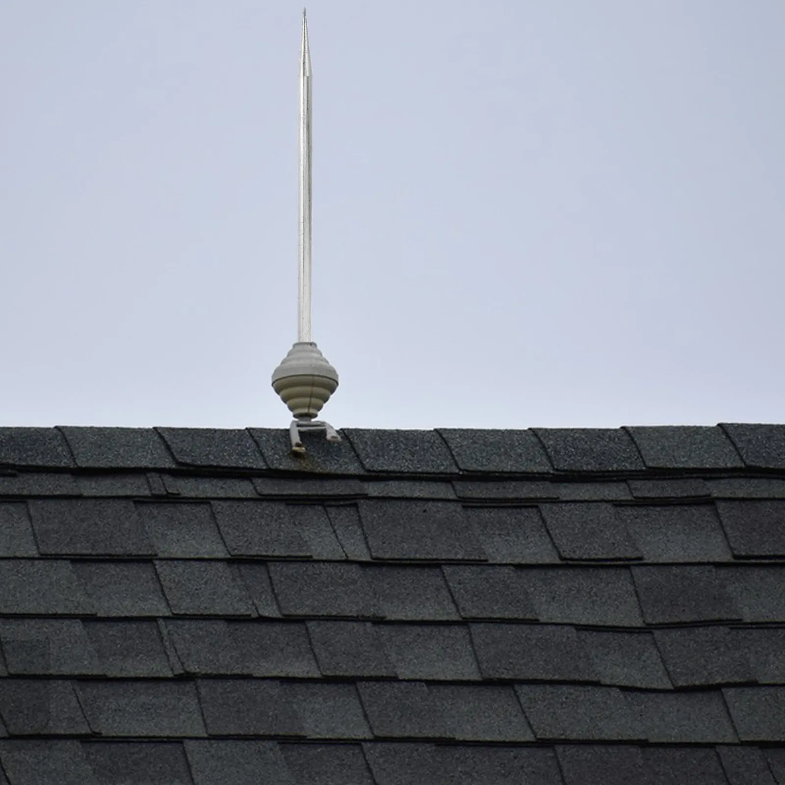 

Galvanized Grounding Rod for Lightning Protection Outdoor Earthing Stake for Villas Industrial Buildings Antennas Electric