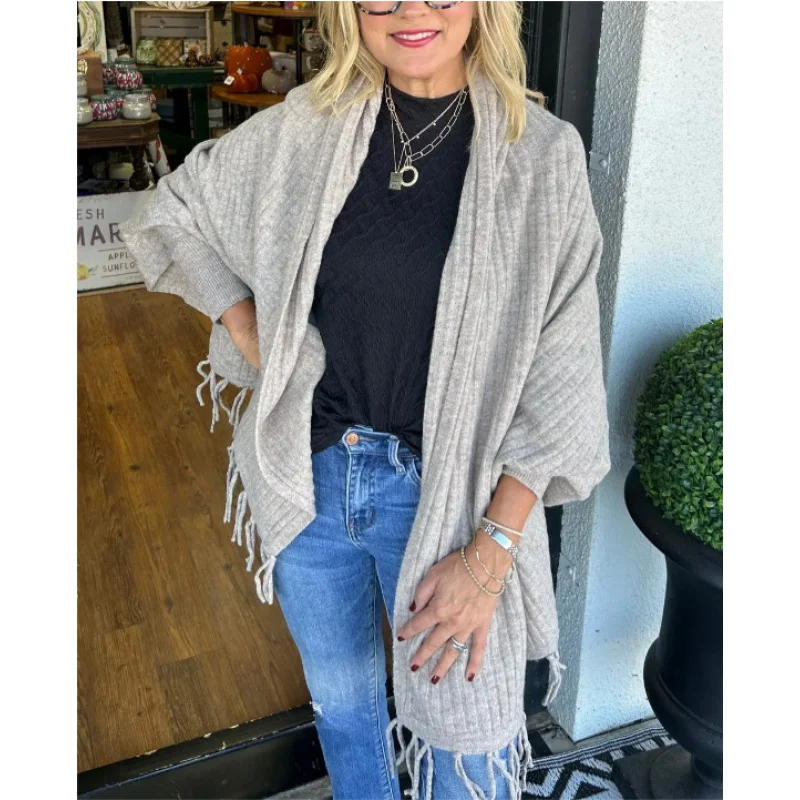 

European American New Autumn and Winter Fashion Solid Color Knitted Tassel Shawl Coat