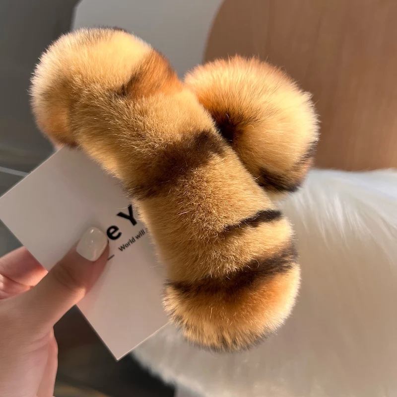 Natural Rex Rabbit Fur Hair Claw Large Hairpin Temperament Clip New Cute Plush Hair Scratching Ponytail Fuzzy Claw Clip