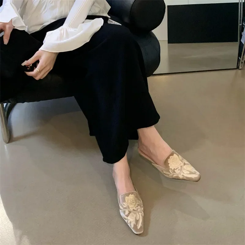 Women Baotou Embroidered Flat Bottom Half Slippers Summer Muller Sqaure Toe Shoes Flat Outdoor Casual Walking Slides Zapatillas