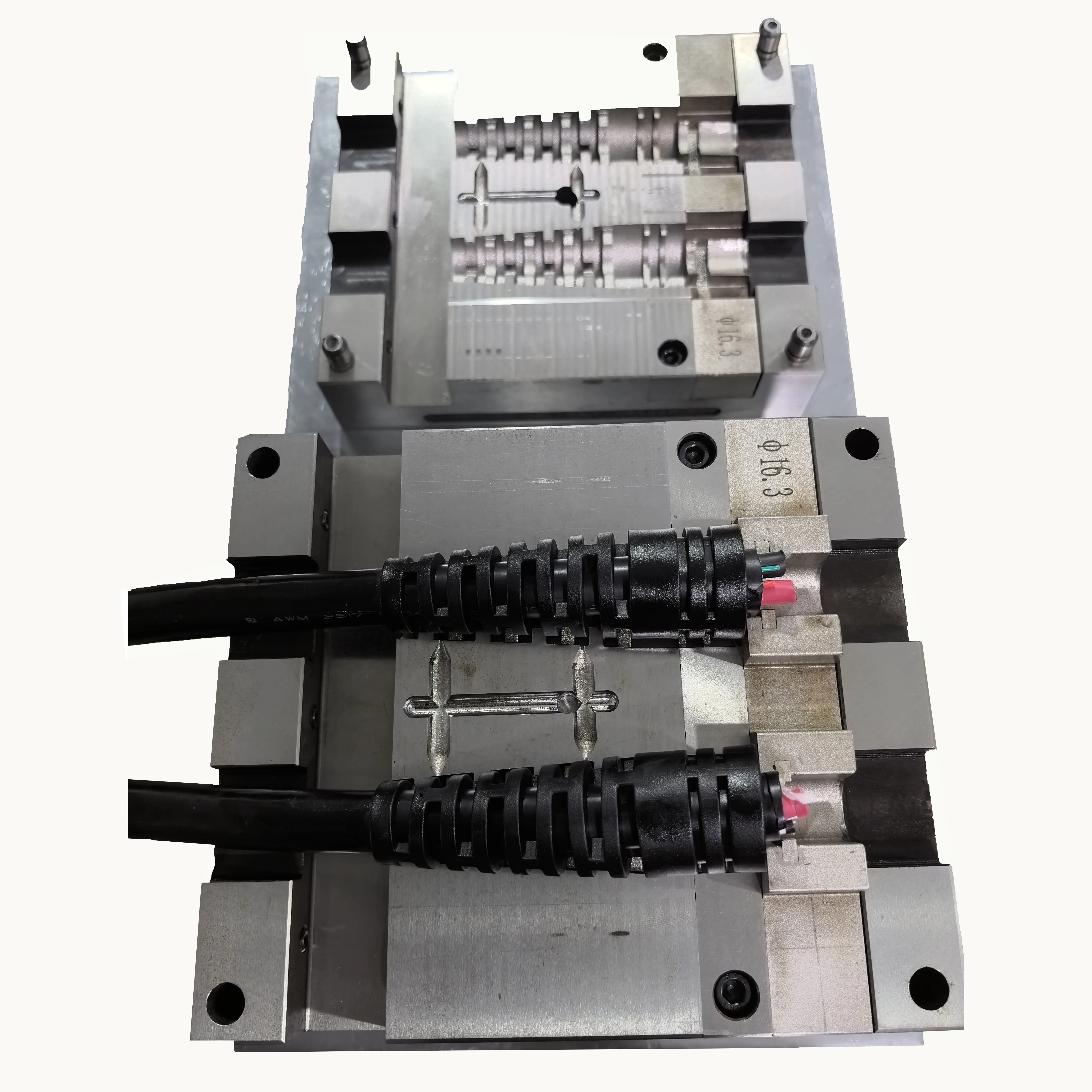 

OEM Mould Manufacturers' High Current AC Power Cord SR Mold Plastic Injection Mold