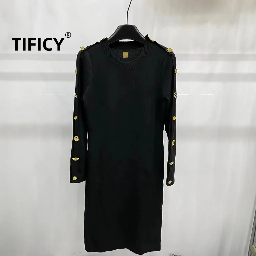 

High Street Dresses Women's Autumn and Winter Temperament Heavy Industry High-end Feeling Irregular Metal Buckle Knitted Dress