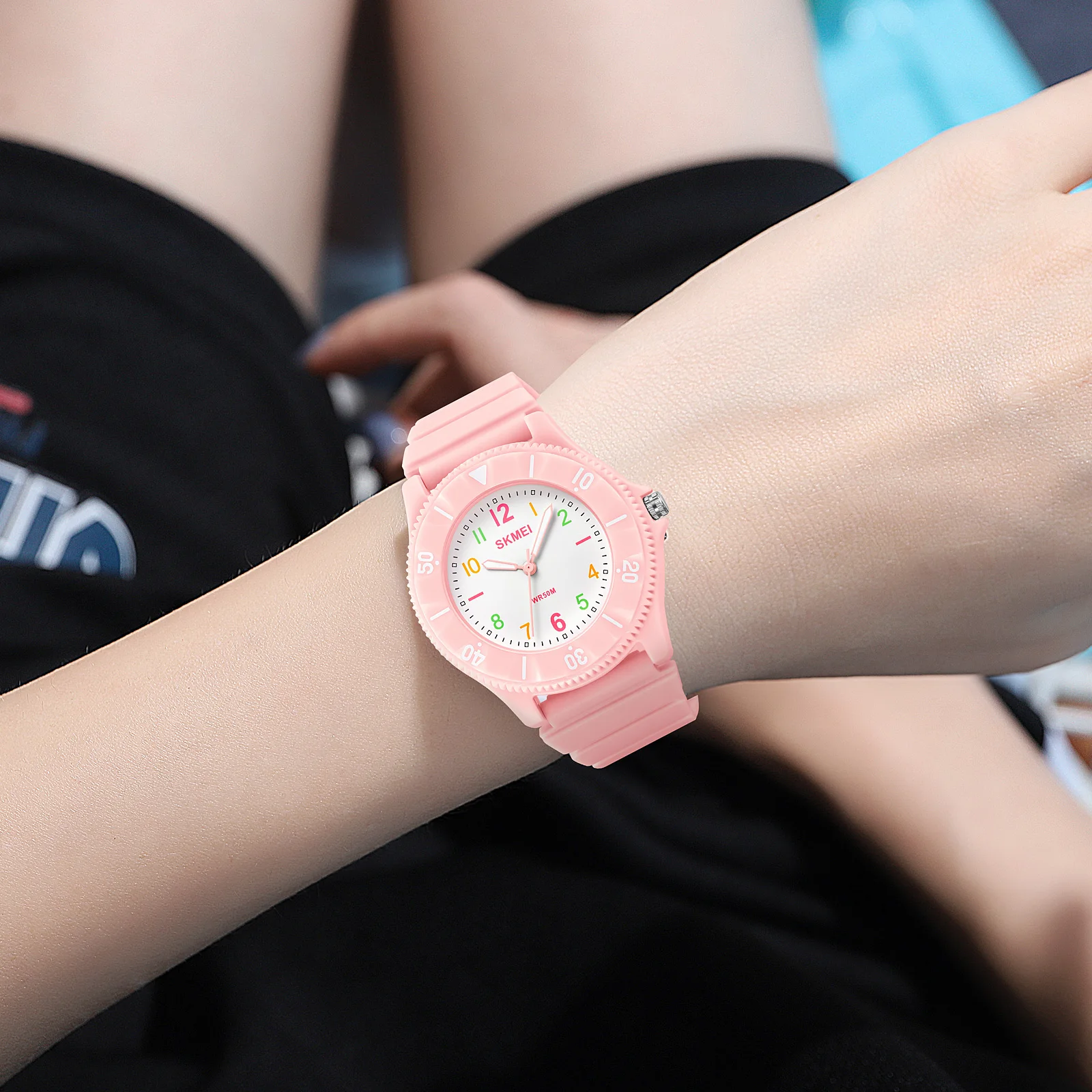 SKMEI 멋쟁이 다재다능한 컬러풀 마카롱 칼라 손목시계 심플 스타일 10대 학생 360도 회전 가능 시계 반대 방향 회전 베젤 크로노그래프 TPU 스트랩 트렌드 스포츠 스타일 쿼츠 손목시계 2151