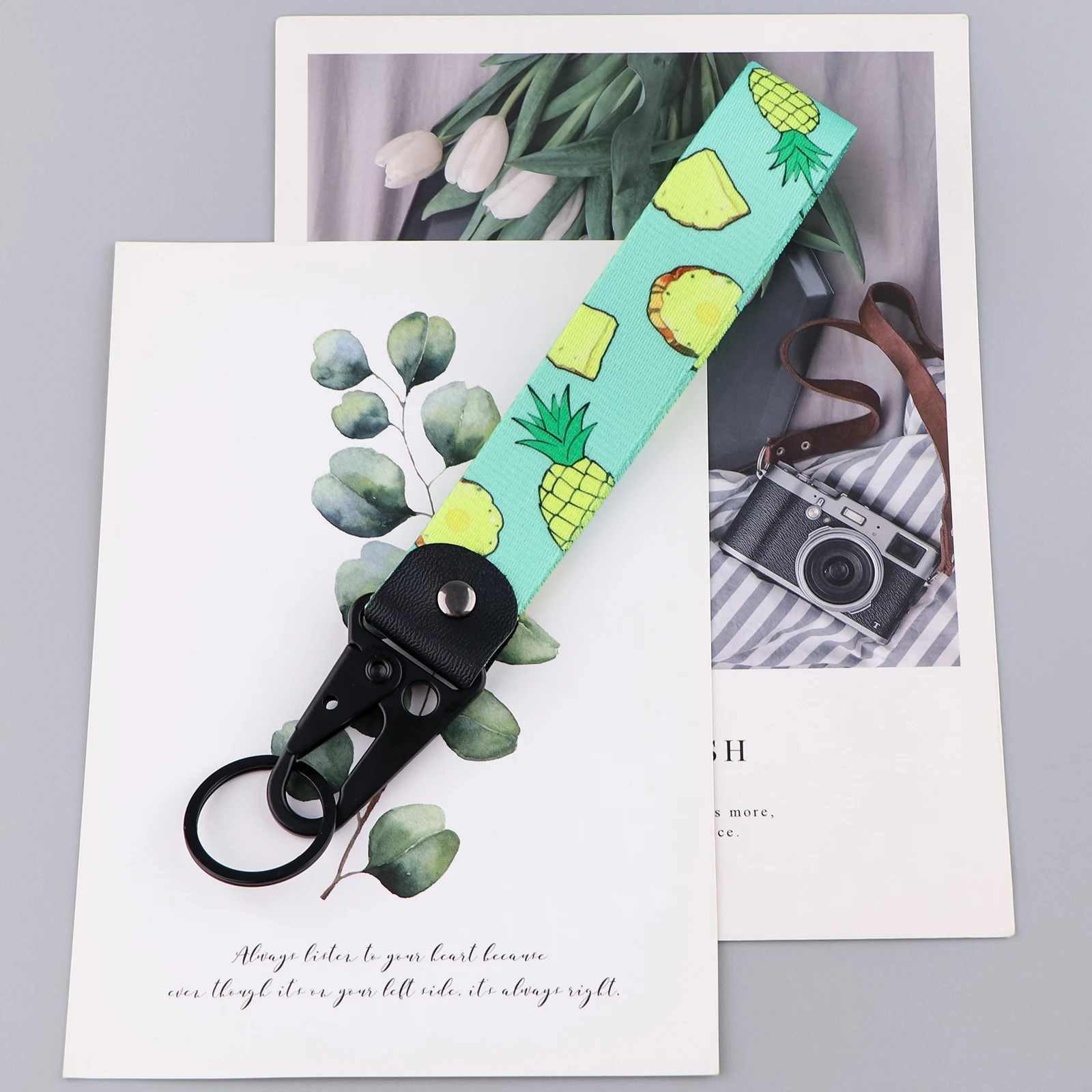 

Pineapple Key Fobs Keychain for Car Motorcycles Capybara Short Lanyard Key Tags Keyring Accessories Gifts Chaveiro Jewelry