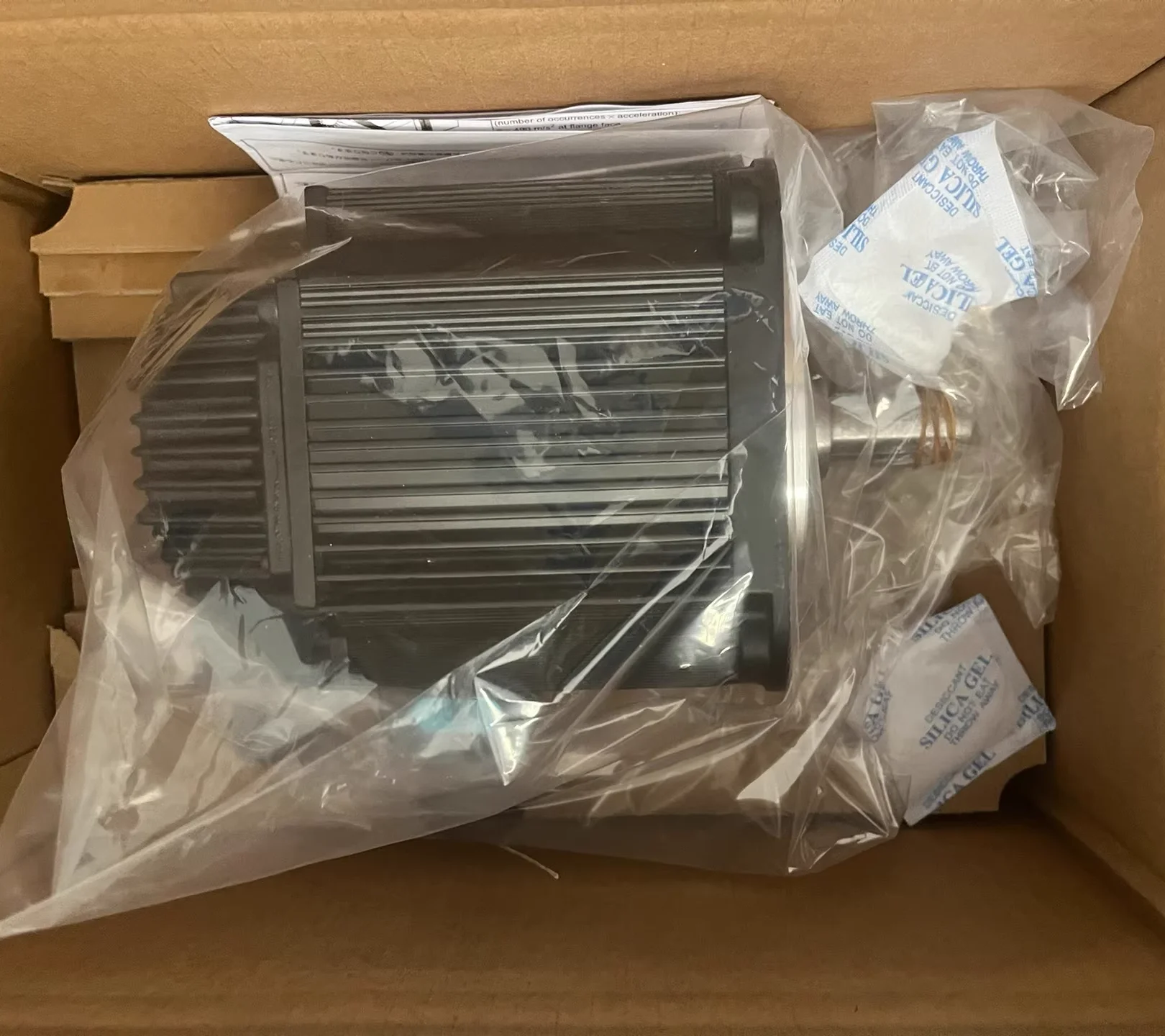 

SGMGH 05DCA61 Совершенно новый оригинальный серводвигатель, SGMGH-05DCA61, быстрая доставка