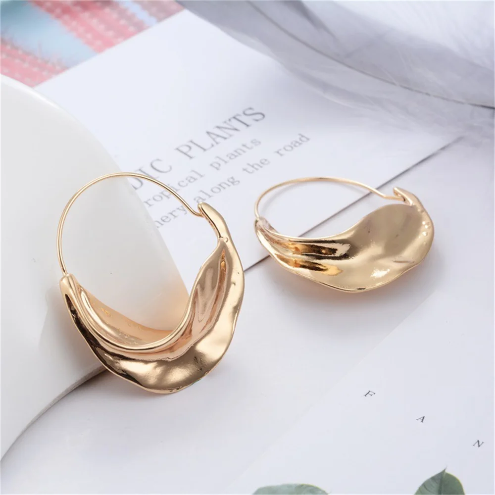 

Irregular Flower Basket Earrings for Women Luxury Shiny Floral Basket Ear Studs Hollow Geometric Party Jewelry Accessories Gifts