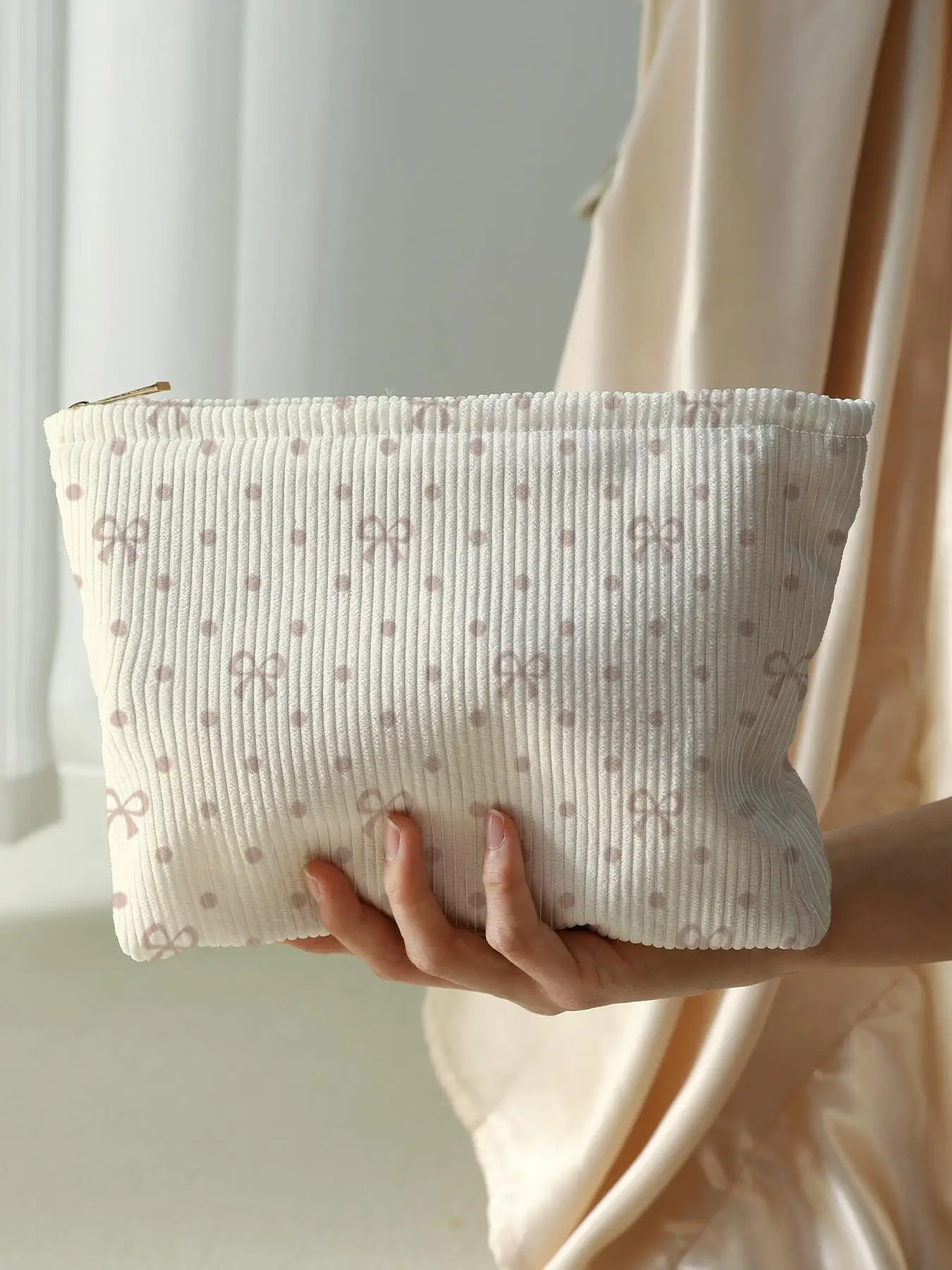 1pc, Pink Bow Patterned Corduroy Zipper Makeup Bag, Lightweight and Multifunctional Makeup Storage Bag