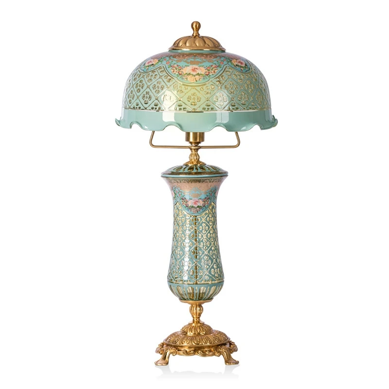 

&c Luxury Golden Brass Crystal Table Lamp Handcrafted Ornate Hanging Crystal Fringe Decorative Lighting for Home Bedroom Living