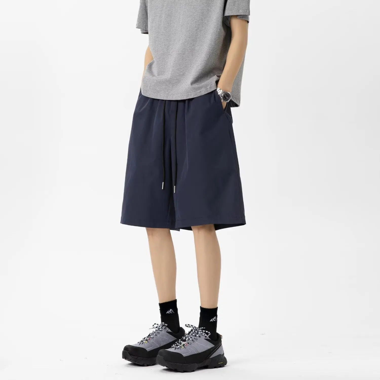 

Быстросохнущие мужские шорты летом 2025, тонкие прямые повседневные и модные брюки пять четвертей, мужские свободные баскетбольные шорты.