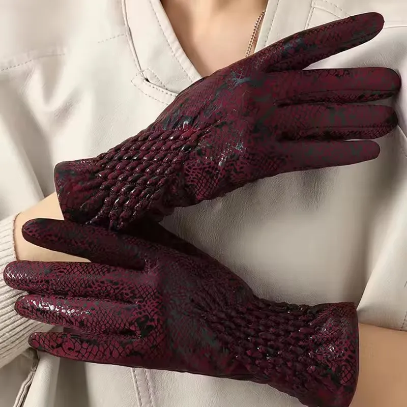 Winter Personalized Snake Patterned Warm Gloves for Women Waterproof Fashion Thick Touch Screen Gloves Daily Commuting Accessory