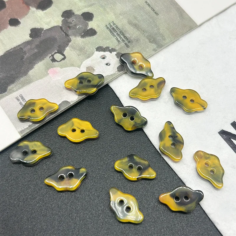 olorful Gradient Two-hole Button Fish Butterfly Ingot Cloud Star Triangle Irregular Buttons for Kids Women Clothes DIY Craft 20P