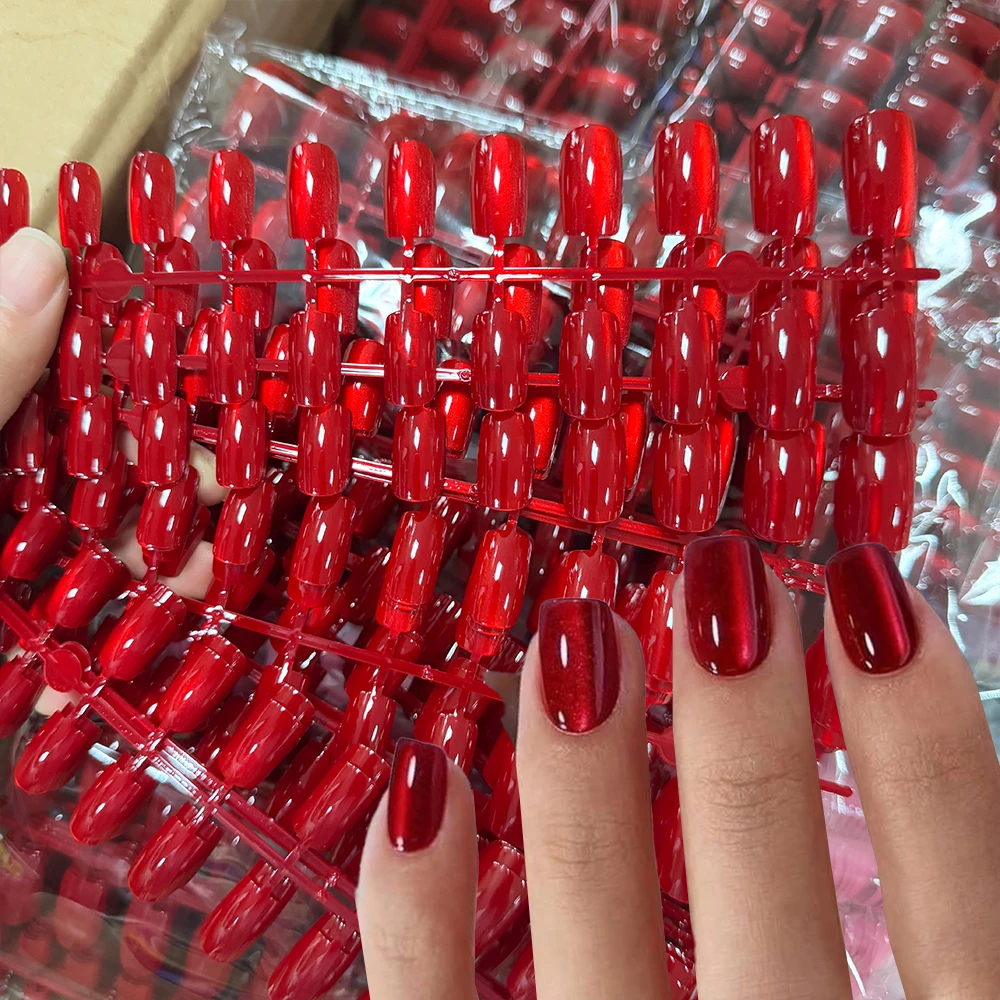 24Pcs Short Christmas Red Cat Eye False Nail Tips Glossy Simple Nude Cat Eye Design Press on nails New Year Wearable Fake Nails*