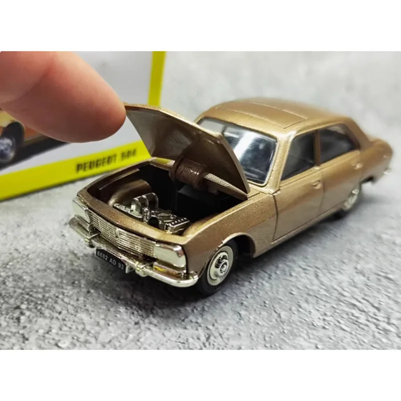 DINKY Diecast 1: 43 Scale PEUGEOT's 304/504 Alloy Vintage Car Model Collection Display Toy Gift Static Decoration Souvenir