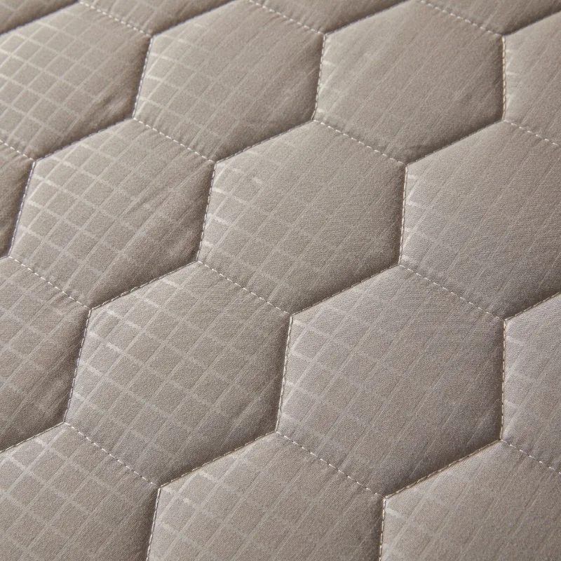 Spring and summer new padded polished fitted sheet lucky character embroidery single piece, no pillowcase