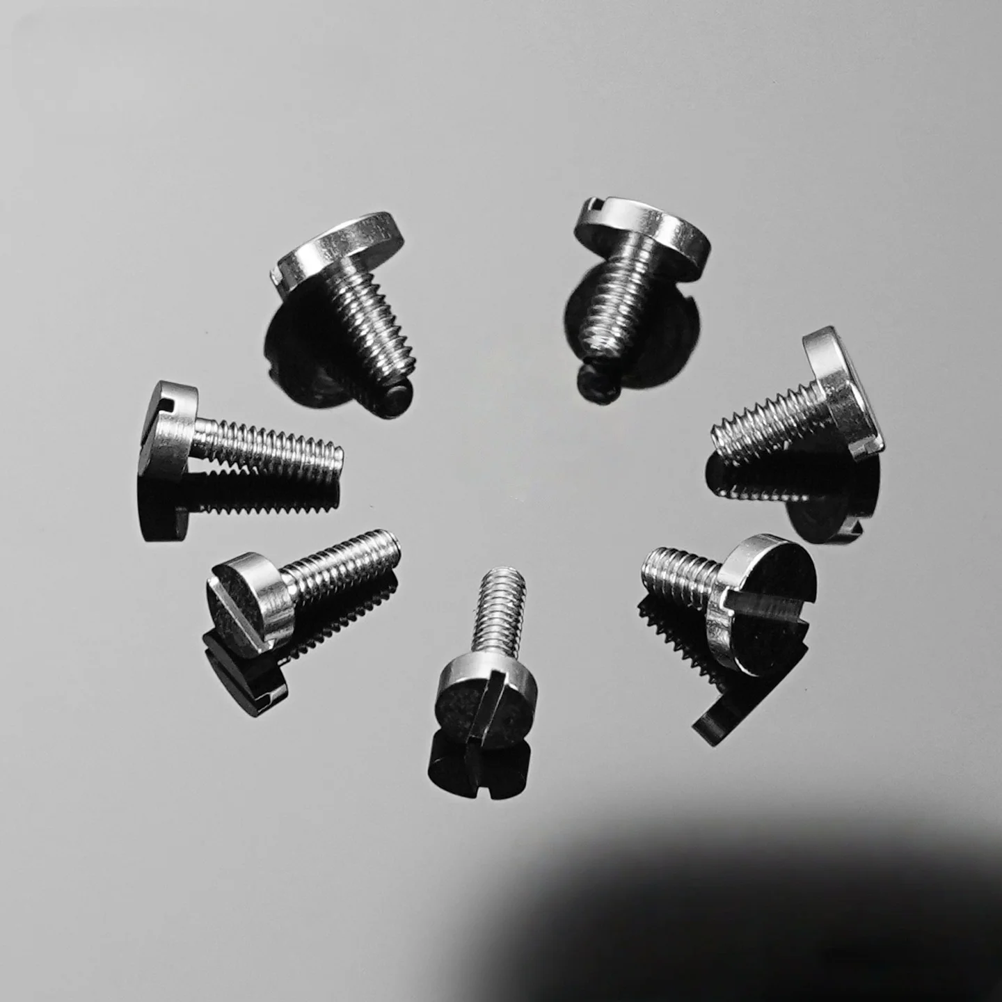 ملحقات برغي الساعة مناسبة لمسامير الغطاء الخلفي لساعة Audemars Piguet AP، ومسامير الساعة ذات الغطاء السفلي، وأجزاء الإصلاح