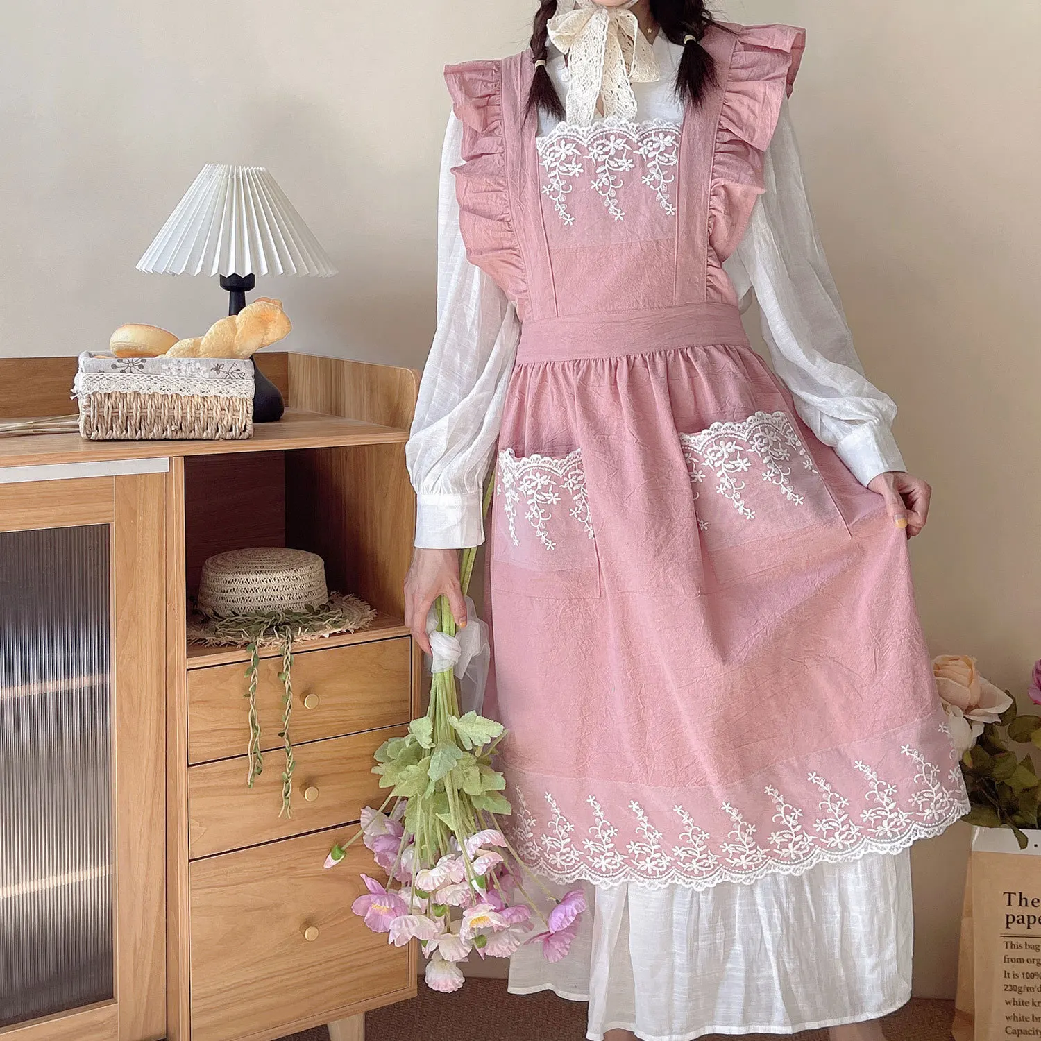 Avental de algodão para uso doméstico, versão coreana fina, avental de princesa, arranjo floral, arte de unha, suspensório, renda cozida, sem mangas, avental 1