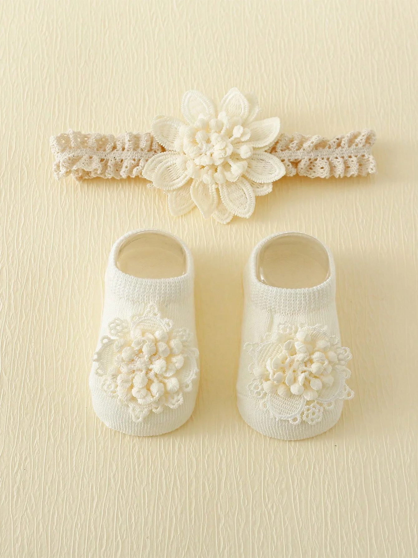 

2 Pieces/Set of Toddler Embroidered Flowers Elastic Headband and Non-Slip Cotton Socks, 0-12 Months Baby Girls Socks Hairband Set
