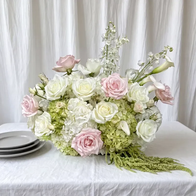 Artificial mixed floral arrangement wedding table ornament luxury floral decoration, suitable for wedding ceremonies, party