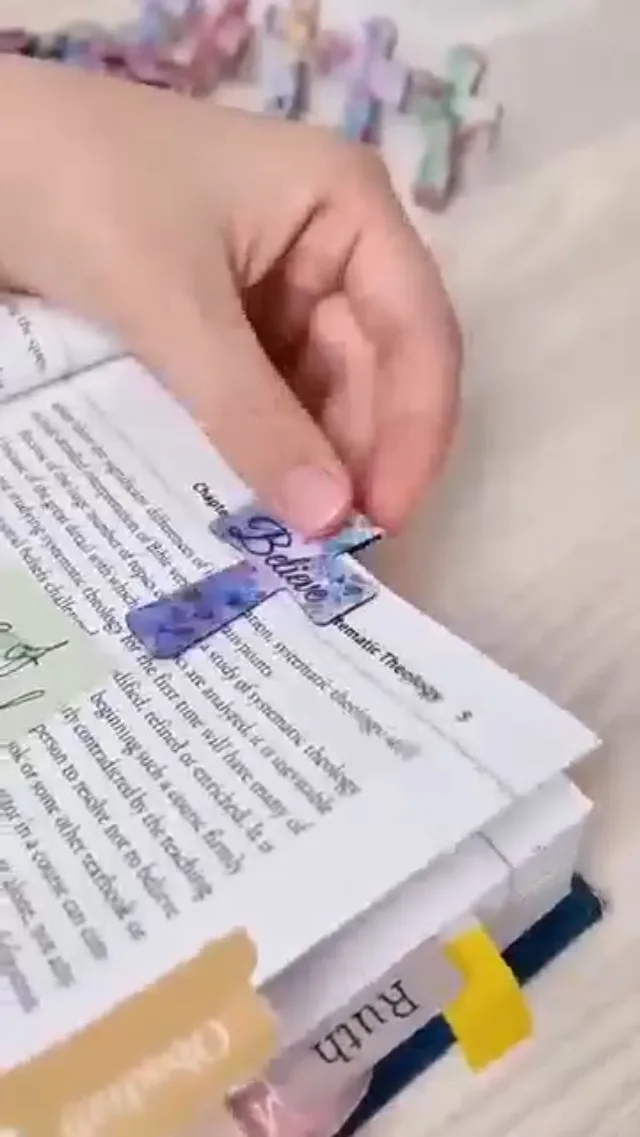 12/16/24PCS Magnetic Bookmarks Creative Cross Bookmark