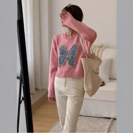 

2025 Spring and Autumn Women's Short Round Neck Sweater with Butterfly Pullover Design for Slimming Effect, Knitted Sweater