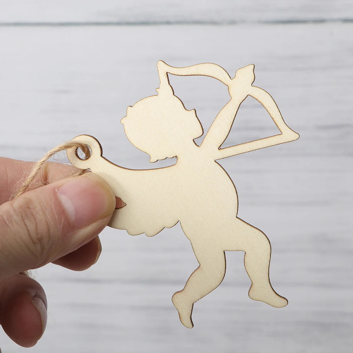 

10Pcs Cupid Shape Wooden Hanging Pendant Xmas Tree Wedding Party Ornament Decorative Hanging Hemp Rope Wedding Decoration