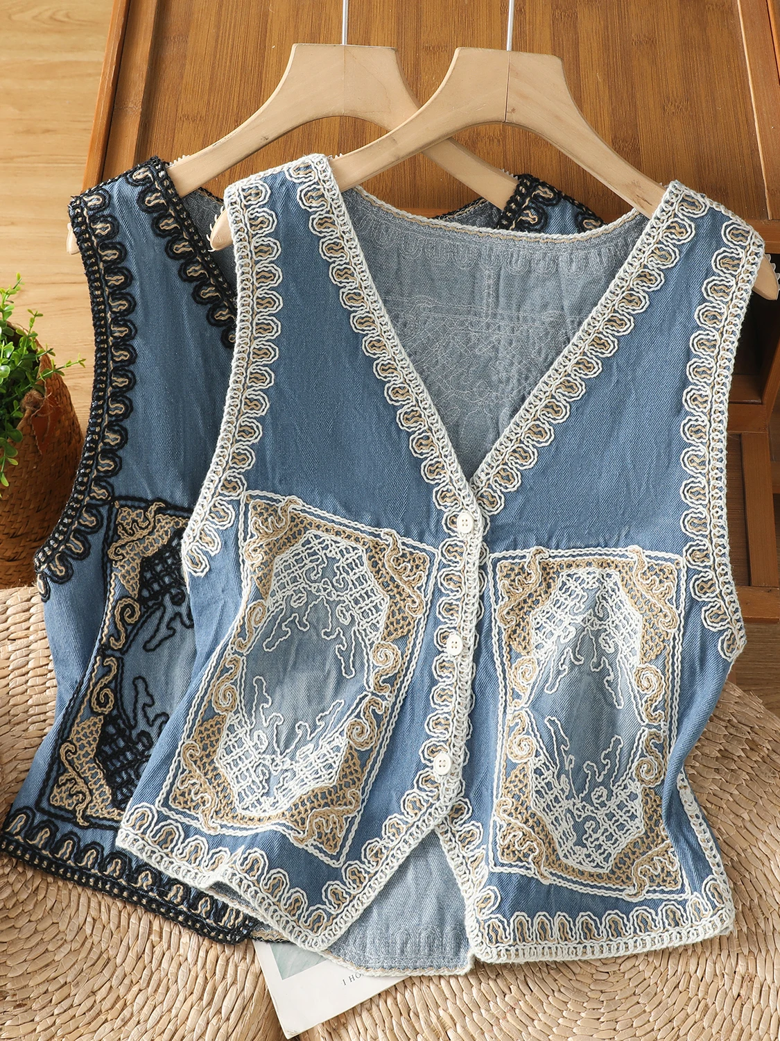 

Джинсовый жилет с вышивкой, верхняя многослойная верхняя одежда с тонкими рукавами для женщин больших размеров, летняя повседневная одежда V-Ne, обычная длина