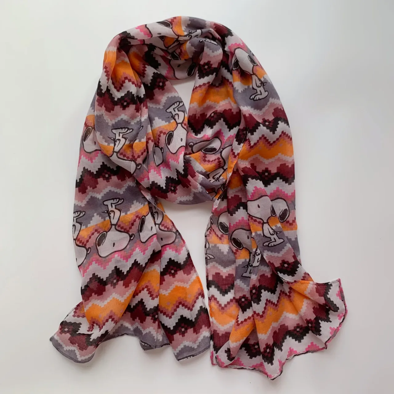 

Miniso's new scarf Snoopy pattern scarf Original cartoon scarf I versatile and cute warm knitted wool scarf for women