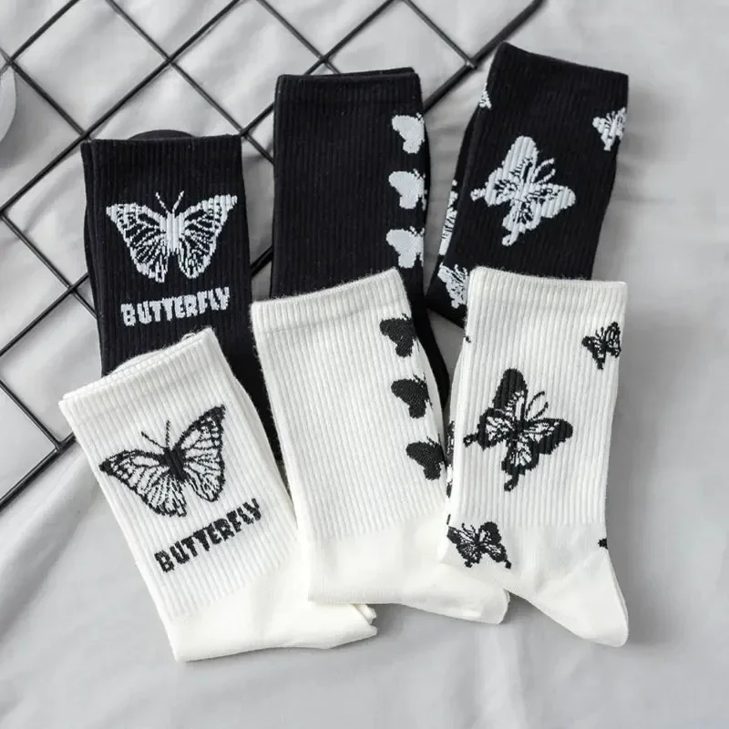 2024 Designer Socks Butterfly Medium Tube Socks Spring and Summer Thin Fashion Street Trend Black and White Stacked Socks