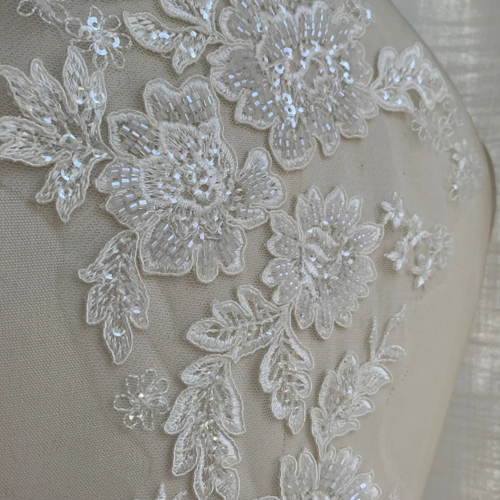 48,5 * 19CM Weiße Rayon-Blumen mit Perlen und Pailletten. Gestickter Spiegel-Applikations-Patch aus Spitze DIY Hochzeitsaccessoires zum Nähen – Detail 10