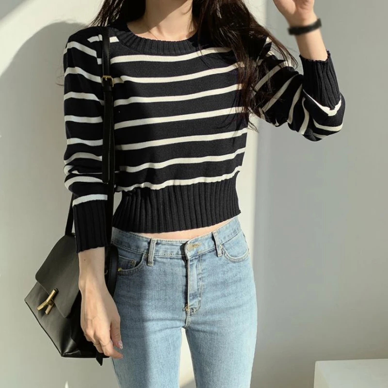 Women\'s Knitted Short Sweater O-Neck Retro Stripe Contrast Color Casual Fashion Versatile Long Sleeves Autumn Bottoming Tops