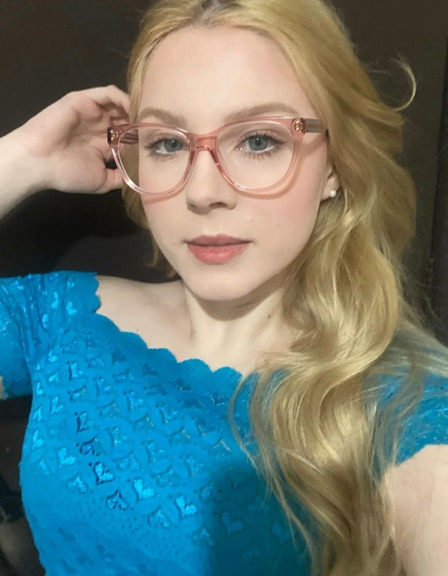 Fashionable Anti-Blue Light Cat Eye Glasses with Core Insert Arm Decorations TR Frame Spring Hinges Comfort Fit