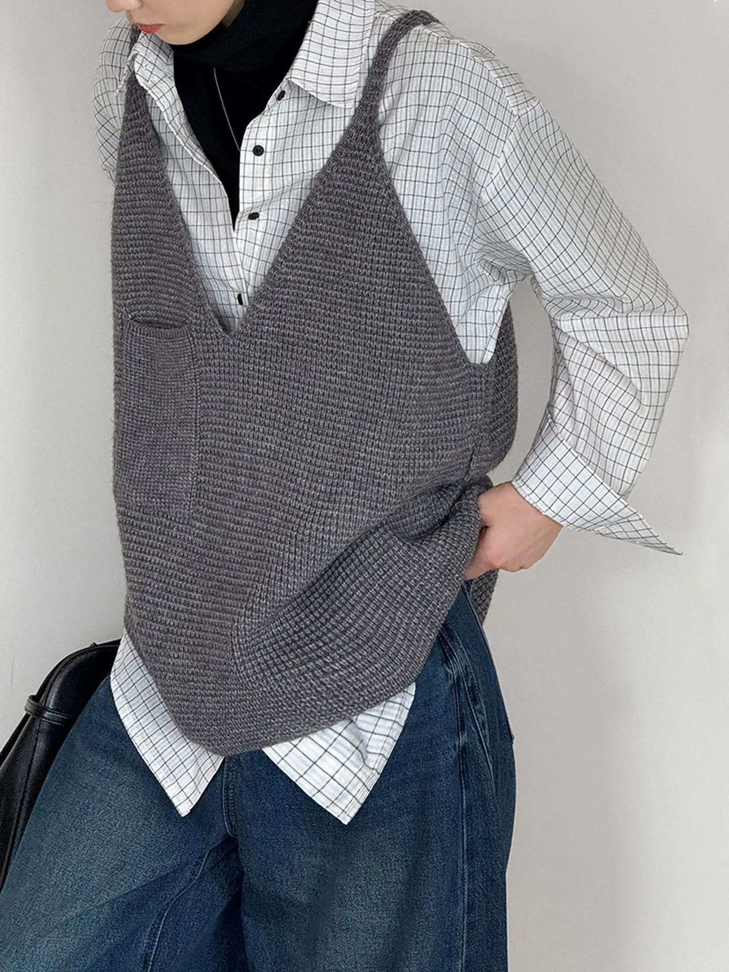 

Модный женский вязаный жилет 2025 с плечевым ремнем, свободная верхняя одежда, модная майка V-Ne, смесь полиэфирного волокна