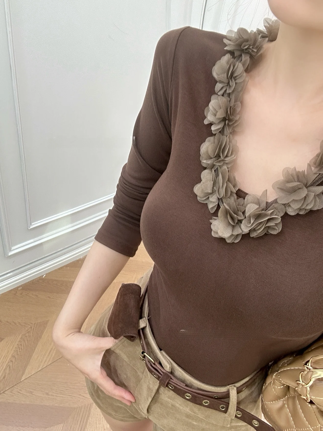 

Slimming Sexy V-ne Retro Floral Lace Trim Top for Women Long Sve Autumn Winter Faion plus Size Inner Wear by Beloved